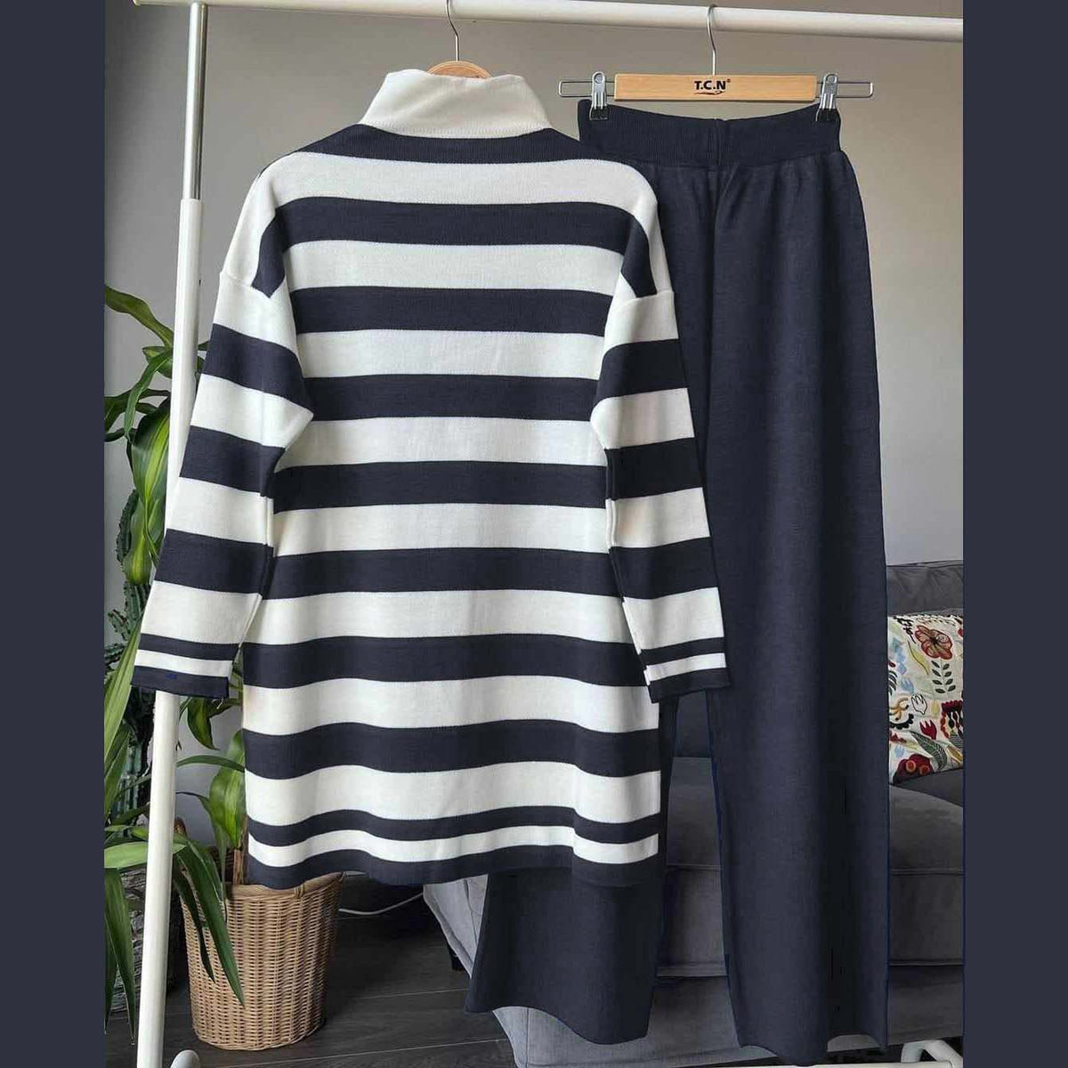 High Neck Stripe Printed Premium Quality Winter 2-Pcs Tracksuit For Her. WWTS-05