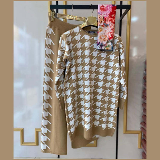 Arrow Printed Long Premium Quality Winter 2-Pcs Tracksuit For Her. WWTS-21
